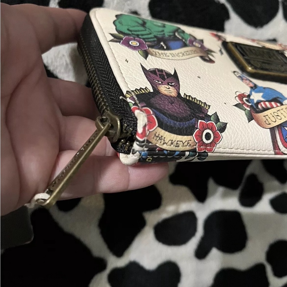 Marvel tattoo loungefly wallet heart logo - Picture 4 of 8